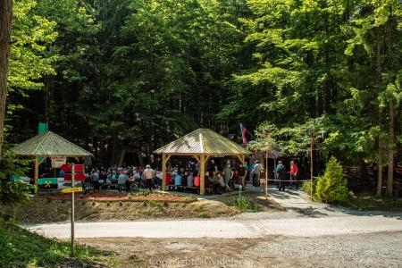 Odprtje prireditvenega prostora na Zavratih 2